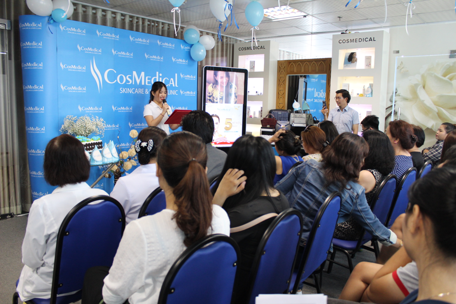 Khuyến mãi dịch vụ CosMedical Technologies dịp sinh nhật Clinic